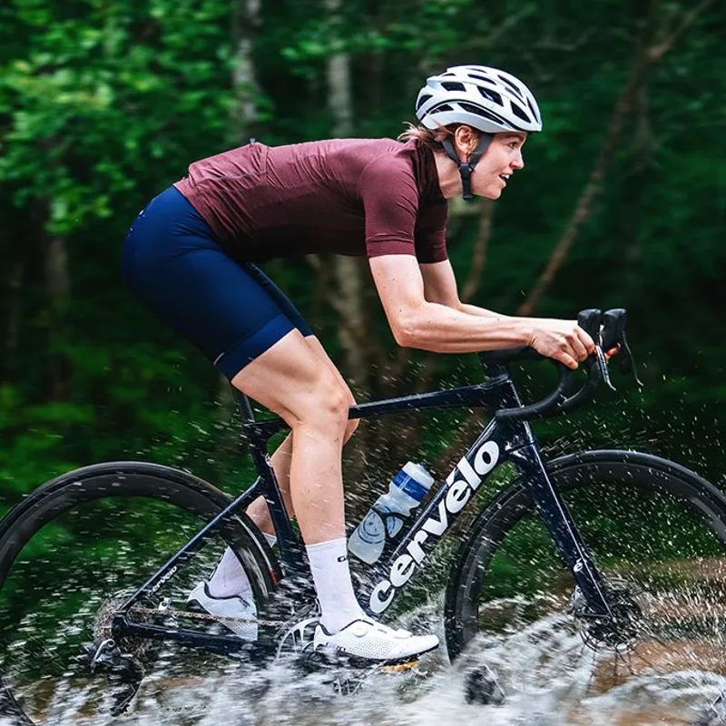 2021 Giro Helios Spherical Road Helmet in Black-4